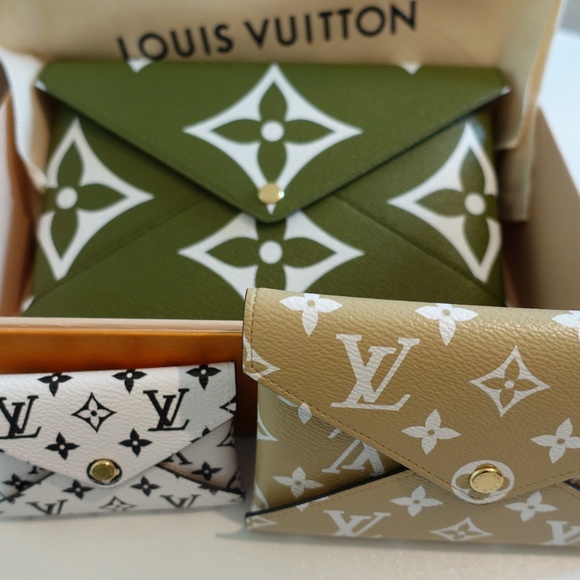 SOLD LV Pochette Kirigami Small 2019 - Picture 3 of 8